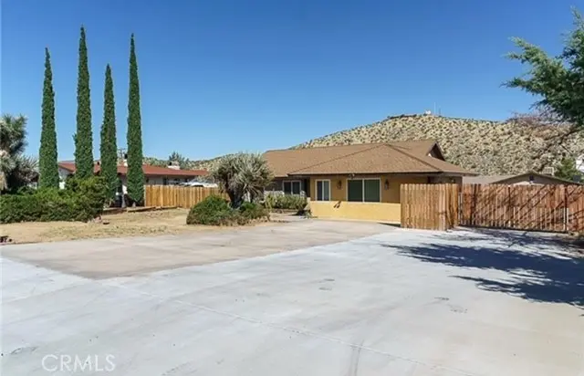 57866 Desert Gold Drive, Yucca Valley, CA — listing photo 1