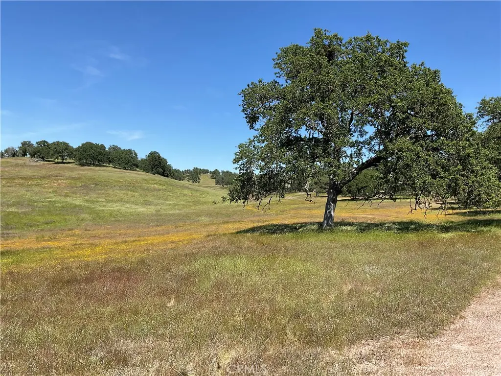 2 Interlake Road, Bradley, CA — listing photo 1