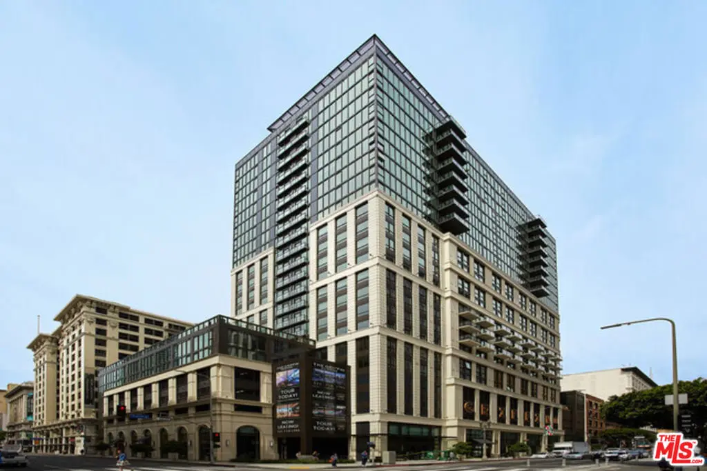 Residential Lease for rent at 732 S Spring Street 2007, Los Angeles, Los Angeles County, CA featuring 2 beds and 2 baths