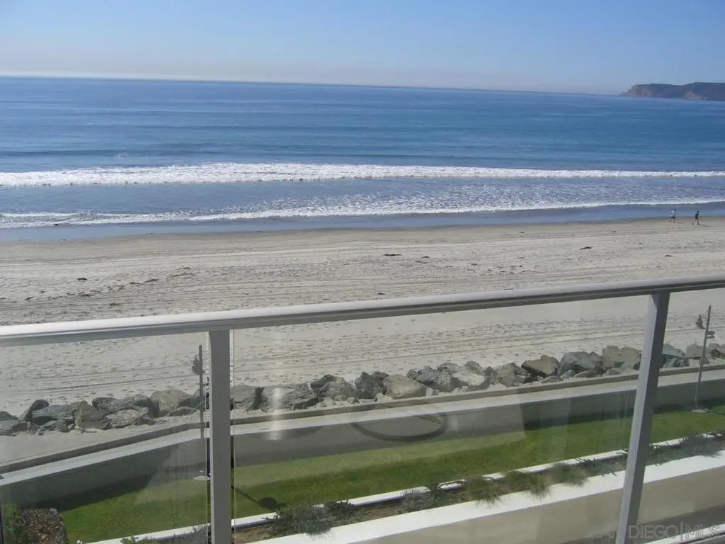 Residential Lease for rent at 1760 Avenida Del Mundo 308, Coronado, San Diego County, CA featuring 2 beds and 2 baths