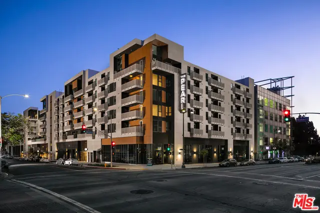 Residential Lease for rent at 687 S Hobart Boulevard 413, Los Angeles, Los Angeles County, CA and 1 bath