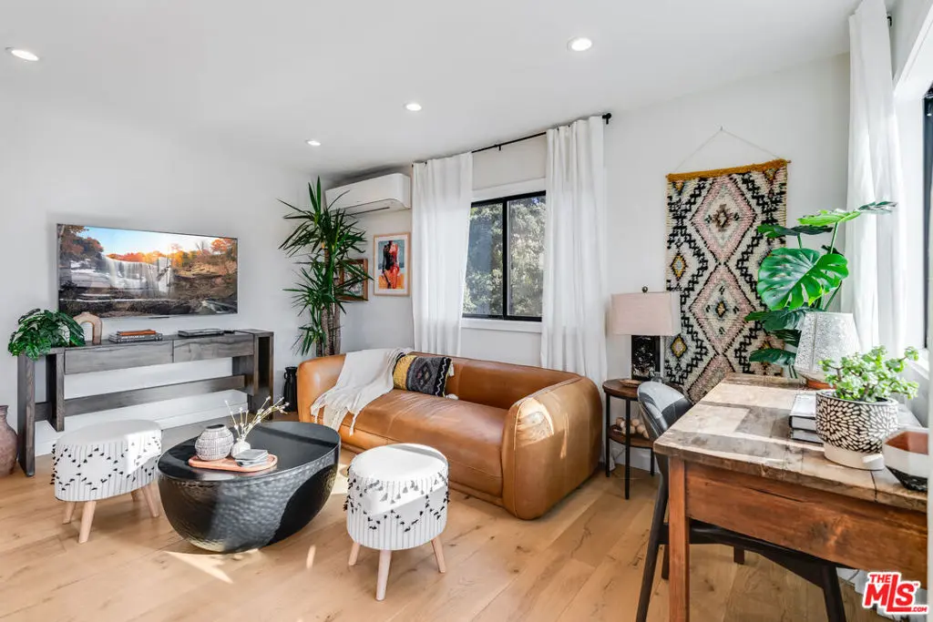 17 Sunset Avenue 4, Venice, CA — listing photo 1