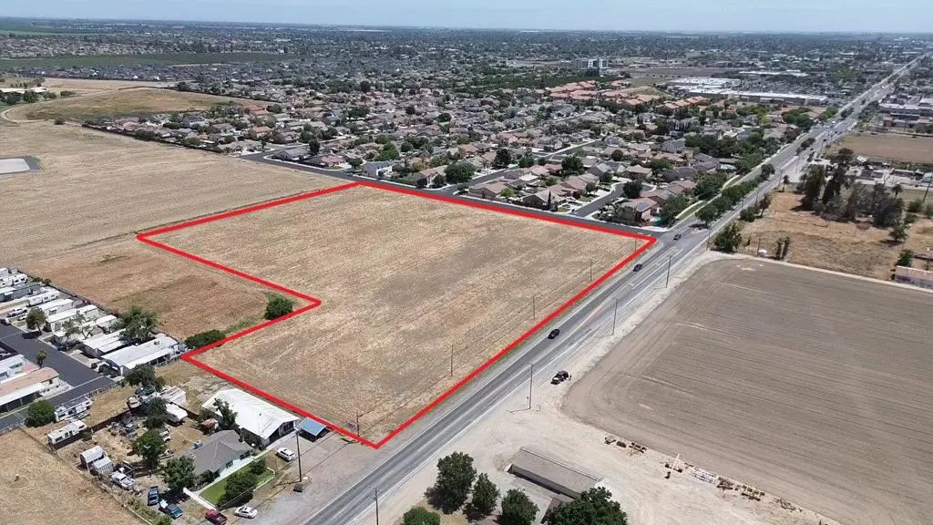 W Lacey, Hanford, CA — listing photo 1