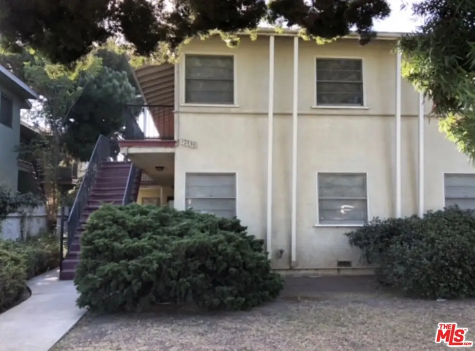 Residential Lease for rent at 12736 Venice Boulevard 6, Los Angeles, Los Angeles County, CA featuring 2 beds and 1 bath