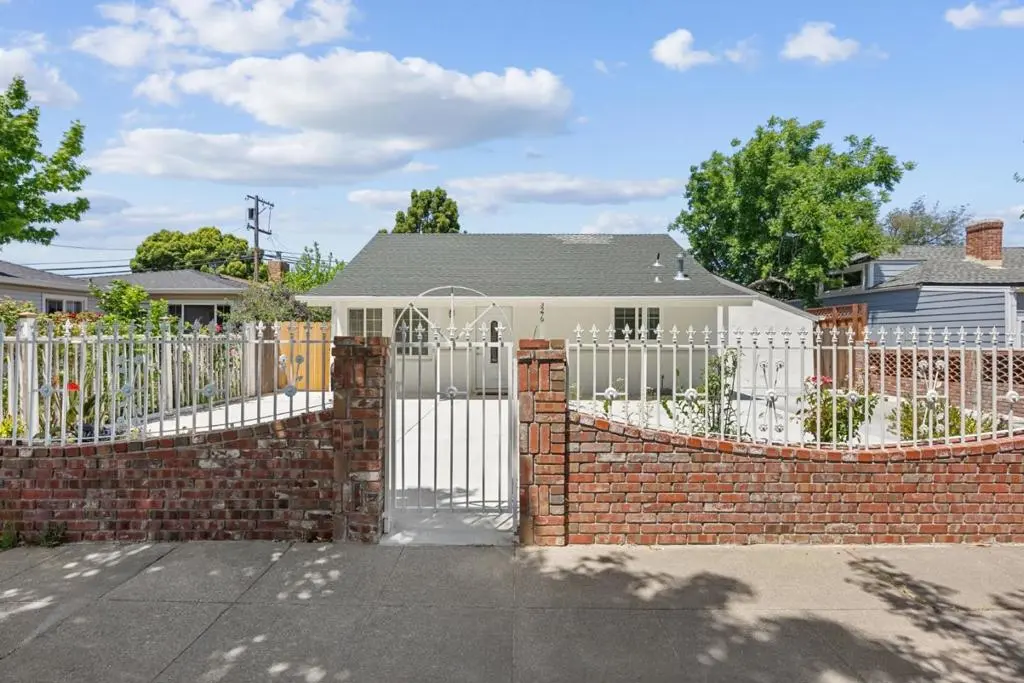 3279 Hoover Street, Redwood City, CA — listing photo 1