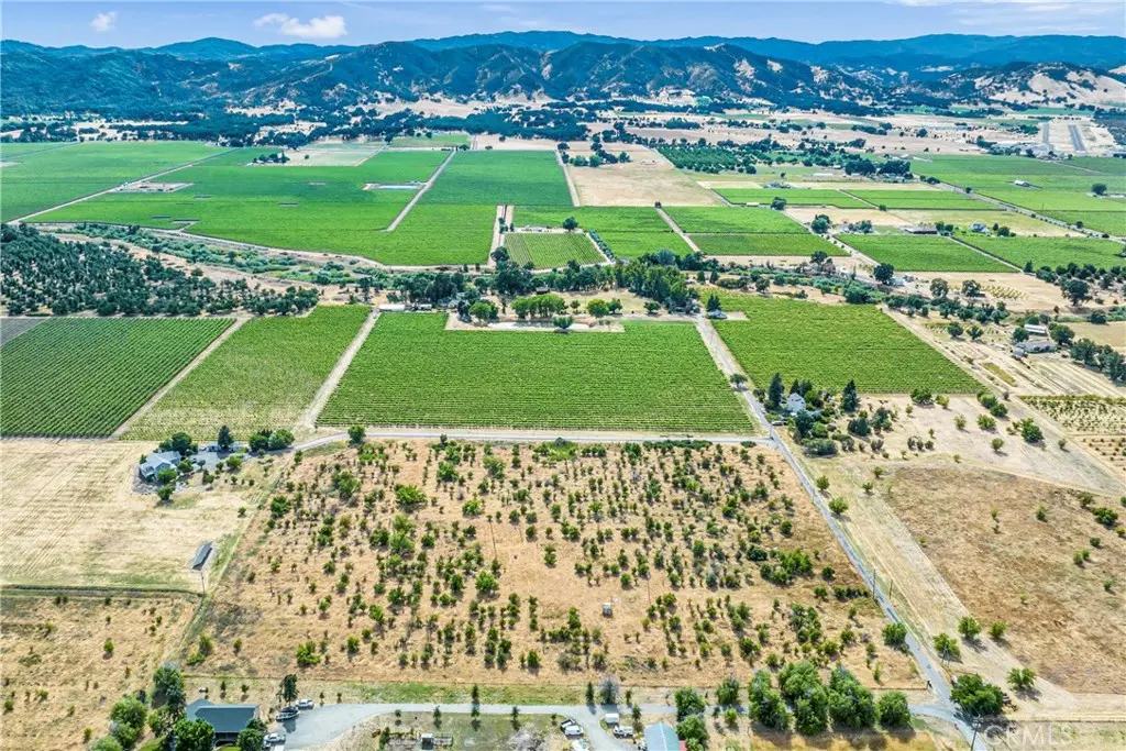 2145 Smith Lane, Kelseyville, CA — listing photo 1