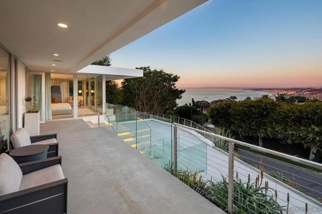 Single Family Residence for rent at 7502 Hillside Dr, La Jolla, CA featuring 4 beds and 4 baths