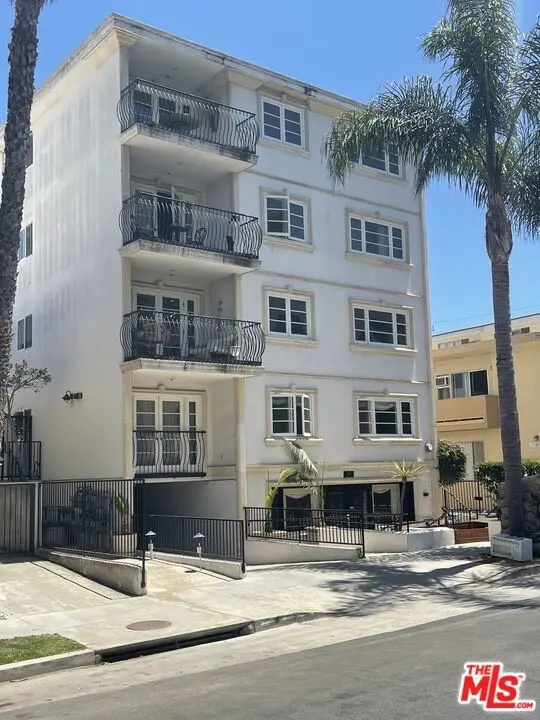 Residential Lease for rent at 11842 Darlington Avenue 202, Los Angeles, Los Angeles County, CA featuring 2 beds and 3 baths