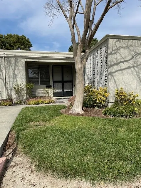 Stock Cooperative for rent at 341 Avenida Sevilla F, Laguna Woods, CA featuring 2 beds and 1 bath