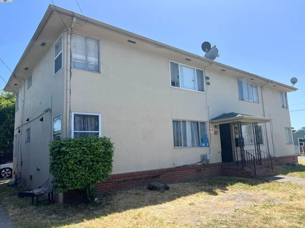 Quadruplex for sale at 10926 Bancroft Ave, Oakland, CA