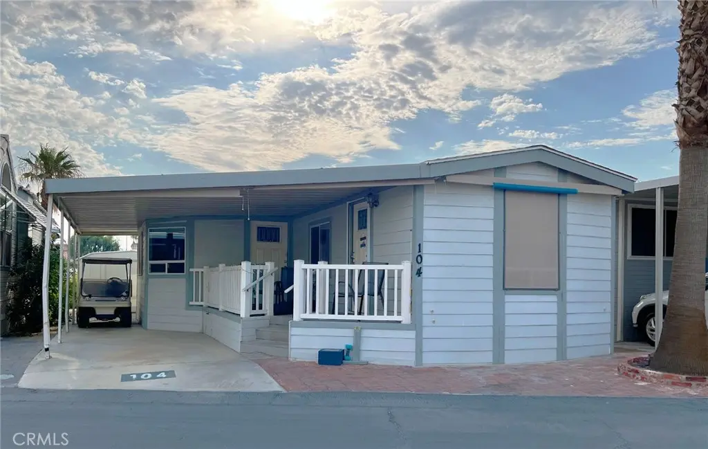 Manufactured In Park for sale at 69801 Ramon Road 104, Cathedral City, CA featuring 2 beds and 1 bath