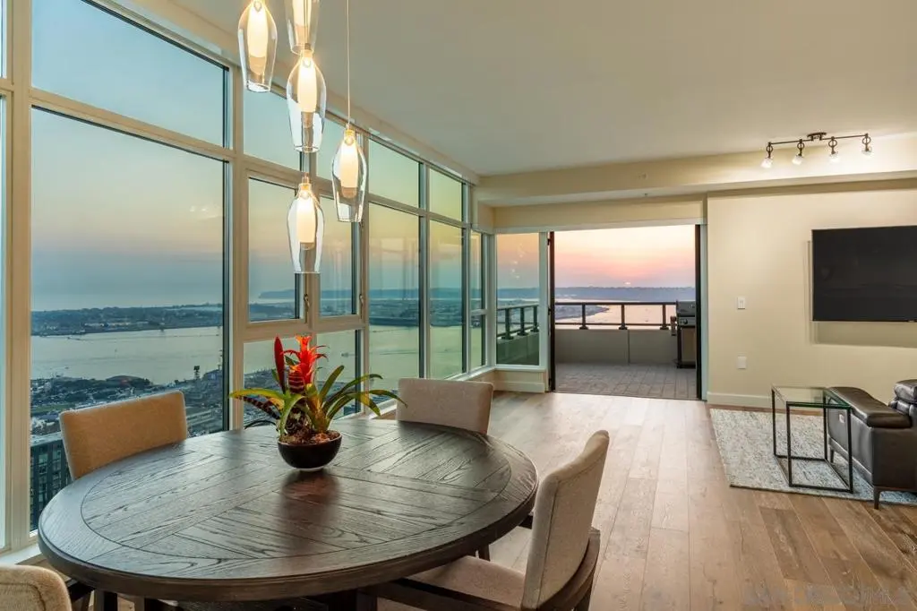 Single Family Residence for rent at 1205 Pacific Hwy 3903, San Diego, CA featuring 2 beds and 2 baths