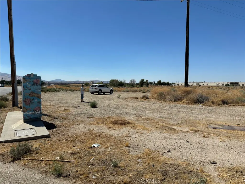 39227 Sierra Highway, Palmdale, CA — listing photo 1