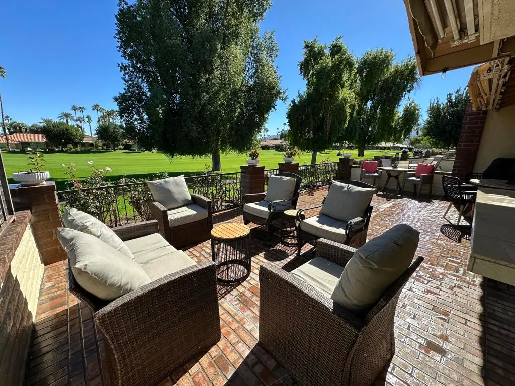 Residential Lease for rent at 246 Santa Barbara Circle, Palm Desert, Riverside County, CA featuring 2 beds and 2 baths