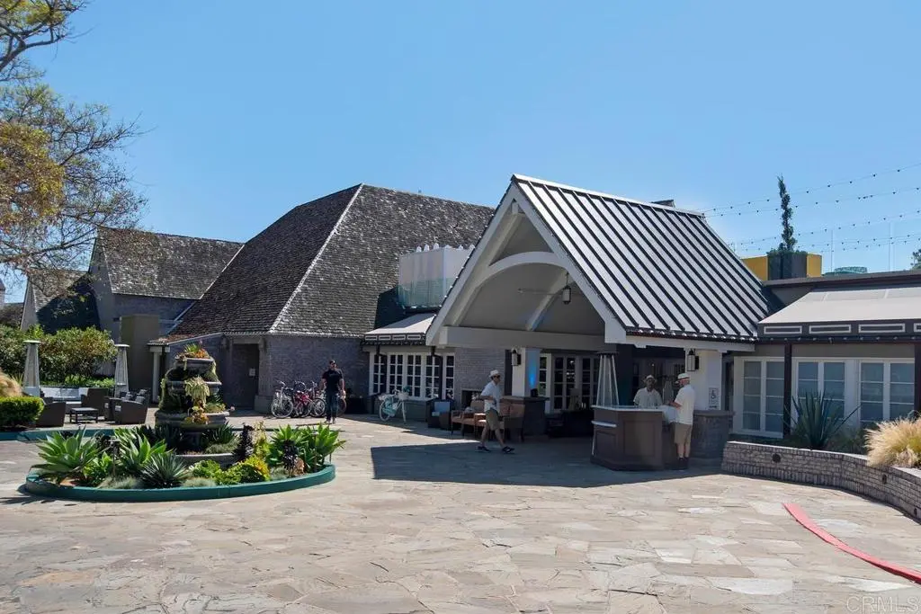 Condominium for rent at 1562 CAMINO DEL MAR 431, Del Mar, CA featuring 1 bed and 2 baths