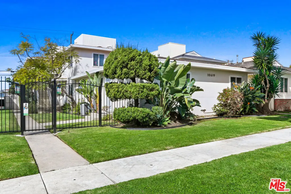 10619 Crenshaw Boulevard, Inglewood, CA — listing photo 1