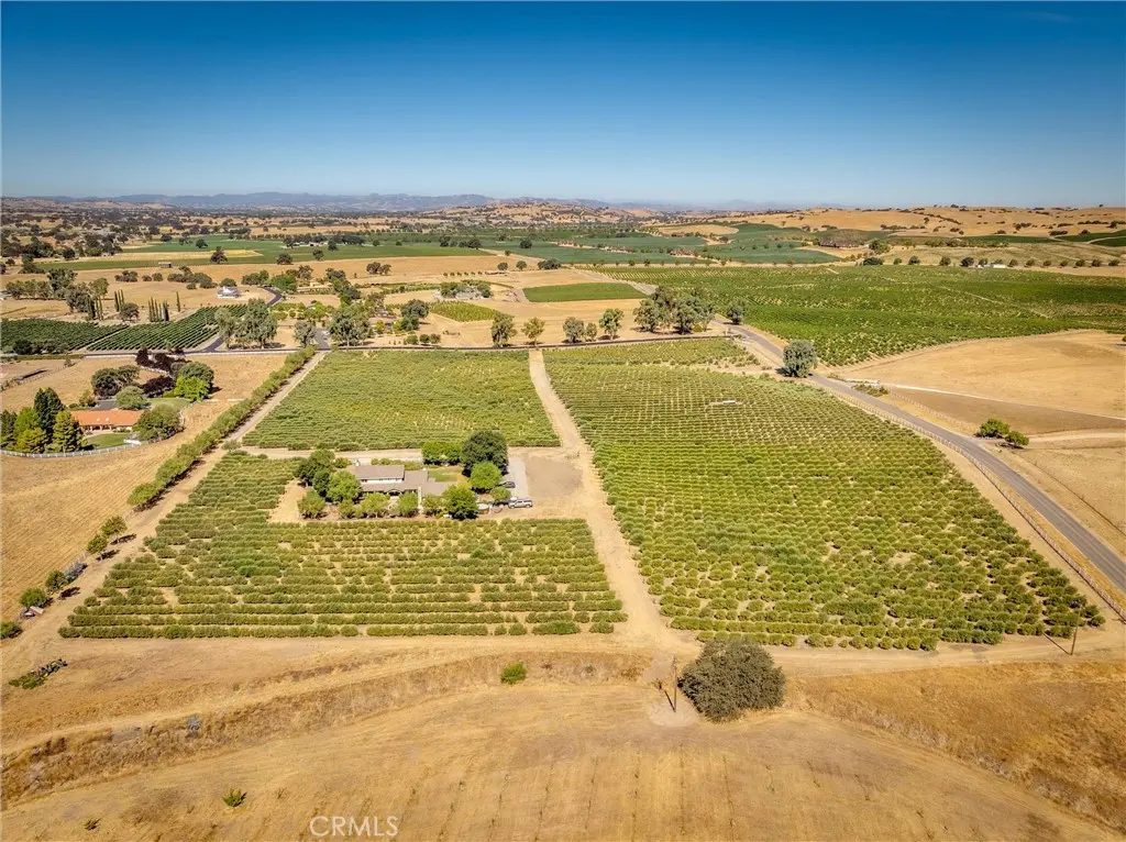 5055 Rancho La Loma Linda Drive, Paso Robles, CA — listing photo 1