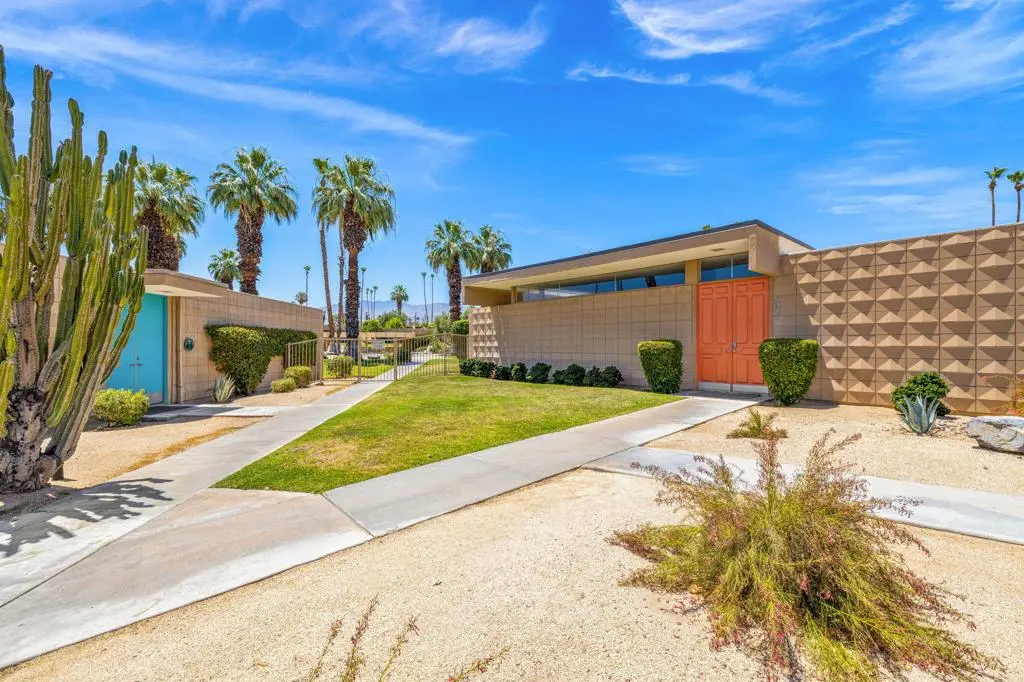 Residential Lease for rent at 72857 El Paseo 502, Palm Desert, Riverside County, CA featuring 3 beds and 2 baths
