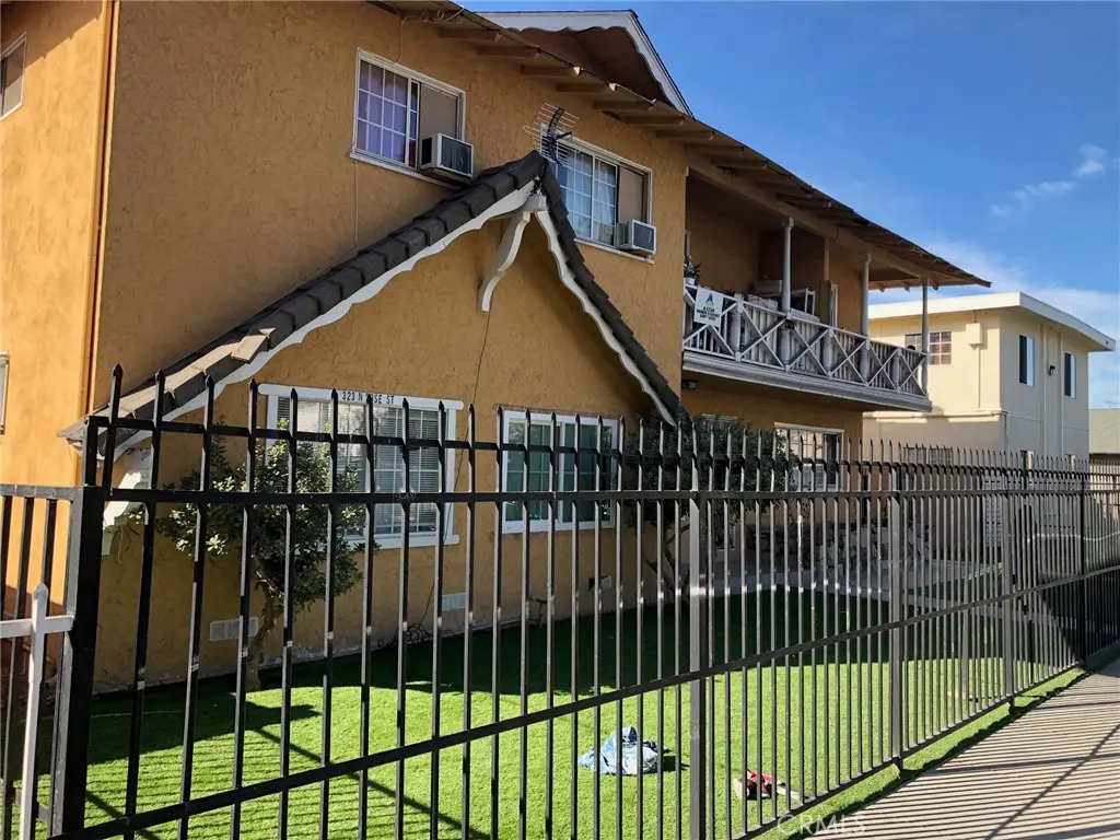 Apartment for sale at 323 N Rose Street 6, Anaheim, CA