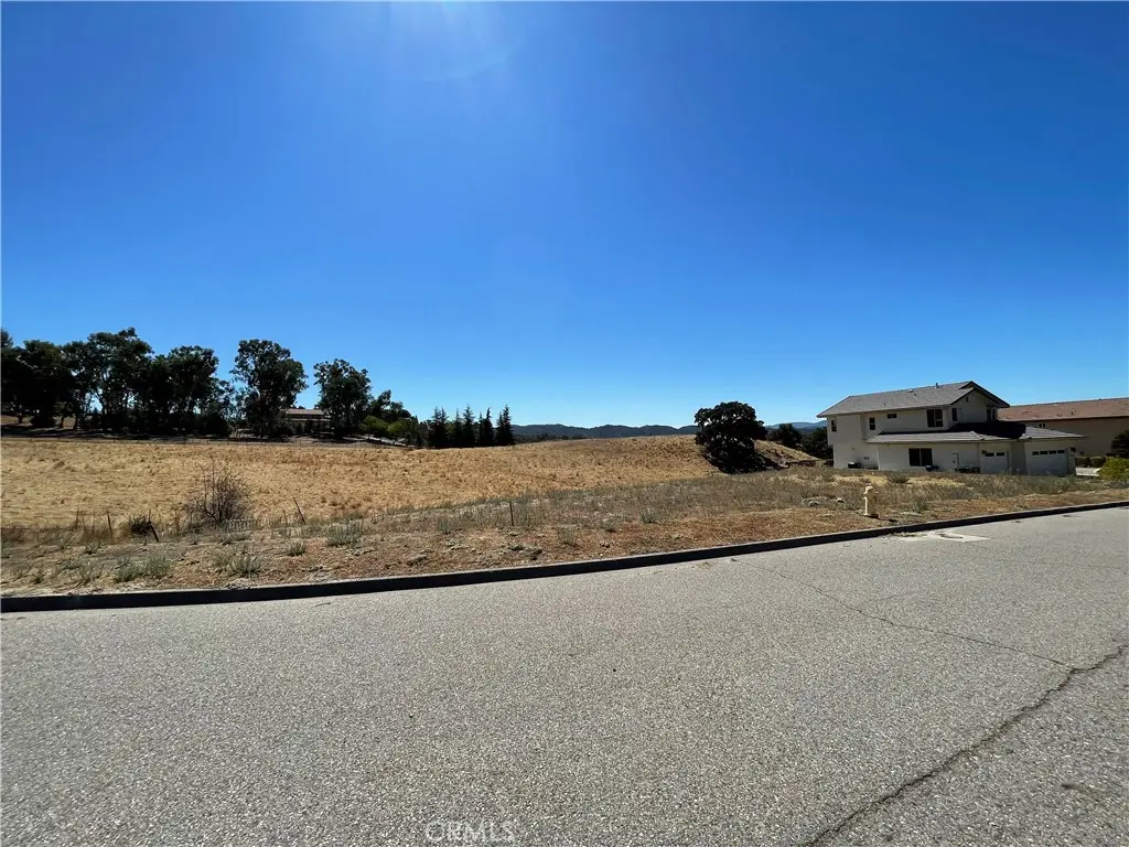2140 Holly Drive, Paso Robles, CA — listing photo 1