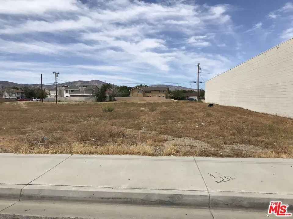 38701 6TH E Avenue Q3, Palmdale, CA — listing photo 1