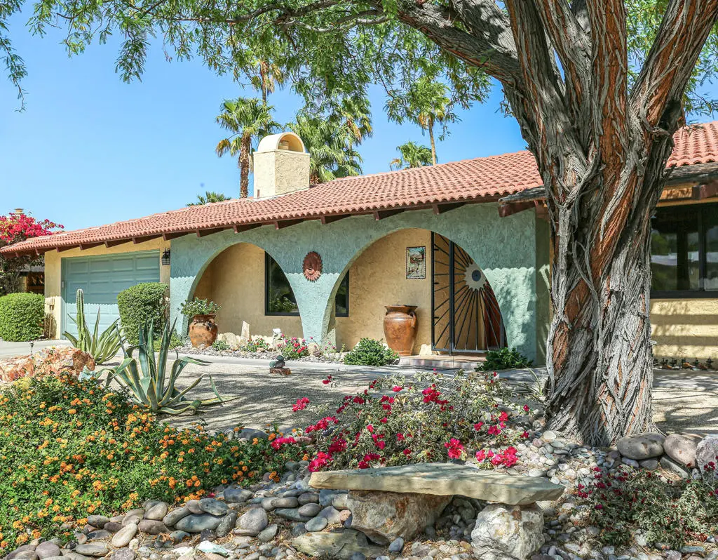 Residential Lease for rent at 1020 N Cerritos Drive, Palm Springs, Riverside County, CA featuring 3 beds and 2 baths
