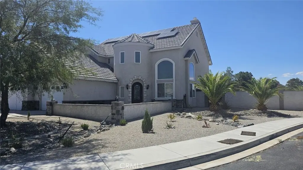 11238 Lindsay Lane, Apple Valley, CA — listing photo 1