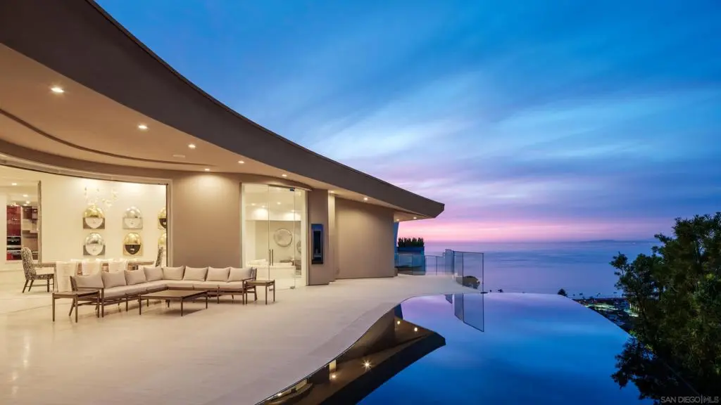 Single Family Residence for rent at 7447 Hillside Dr, La Jolla, CA featuring 5 beds and 6 baths