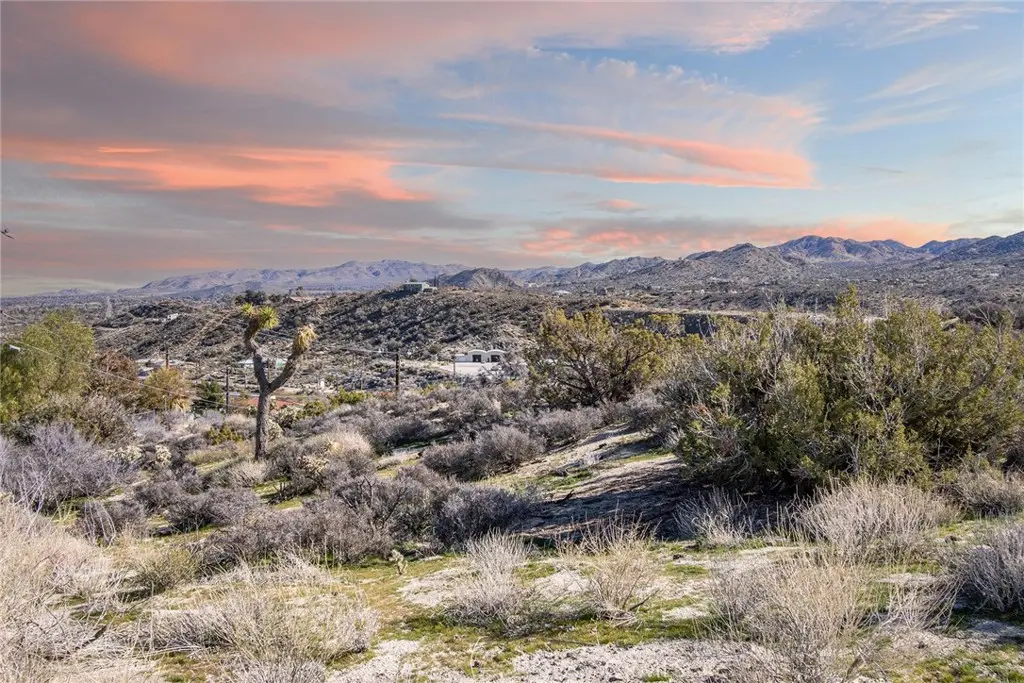 7587 Rockaway Avenue, Yucca Valley, CA — listing photo 1