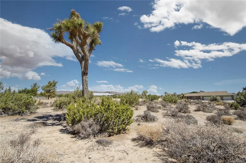 999 Grand Avenue, Yucca Valley, CA — listing photo 1