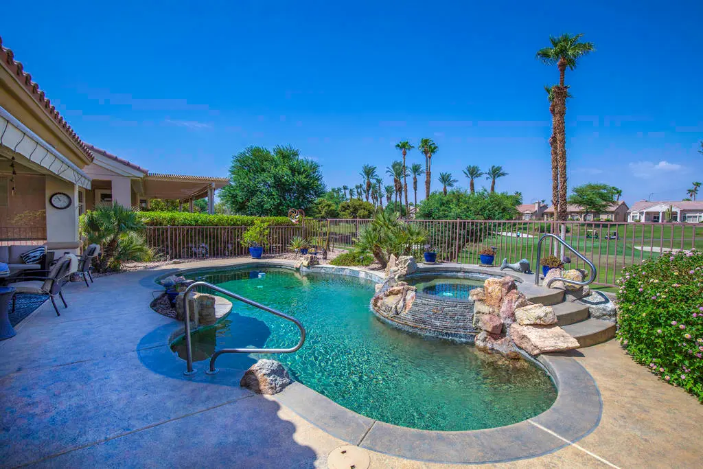 Residential Lease for rent at 37905 Pineknoll Avenue, Palm Desert, Riverside County, CA featuring 2 beds and 2 baths