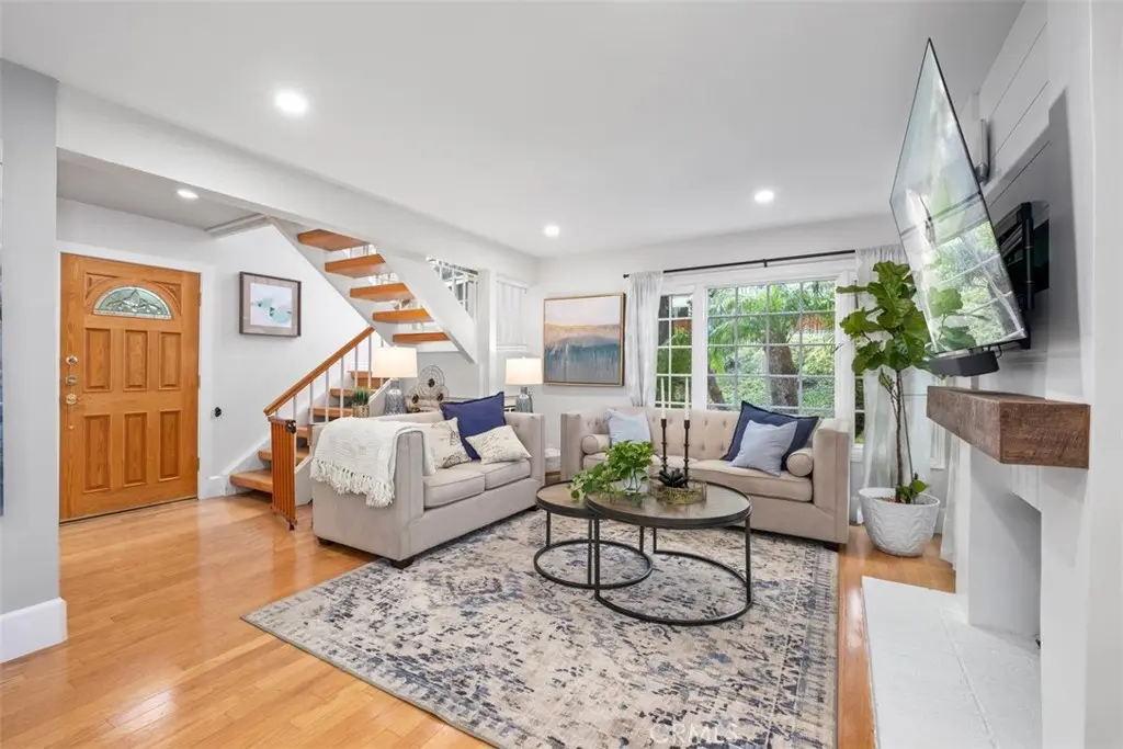 Townhouse for rent at 3386 Calle La Veta, San Clemente, CA featuring 3 beds and 3 baths