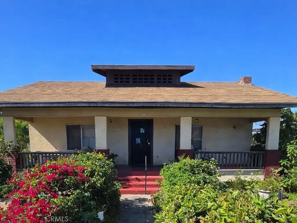 Single Family Residence for sale at 2816 Moss Avenue, Los Angeles, CA featuring 2 beds and 1 bath