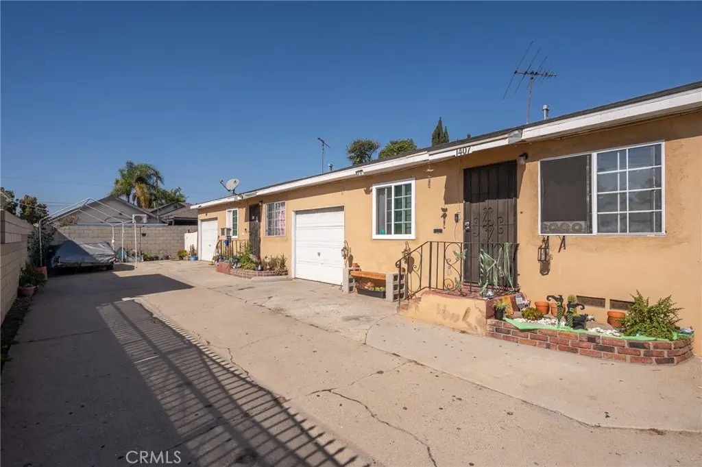 1405 Lagoon Avenue, Wilmington, CA — listing photo 1