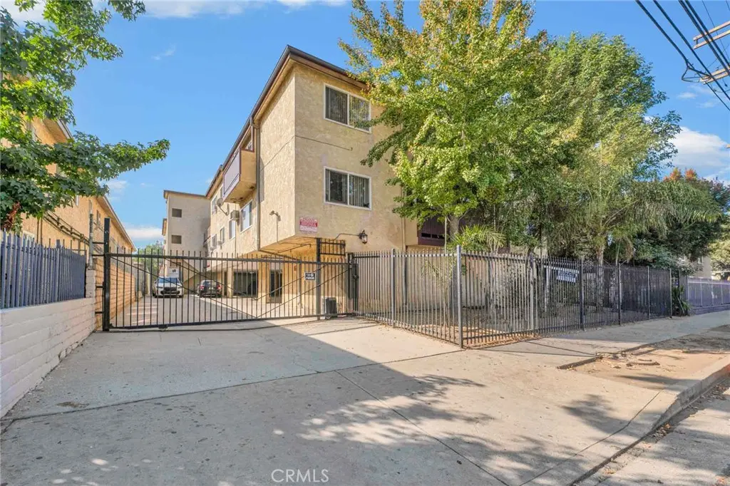 15240 Nordhoff Street, North Hills, CA — listing photo 1
