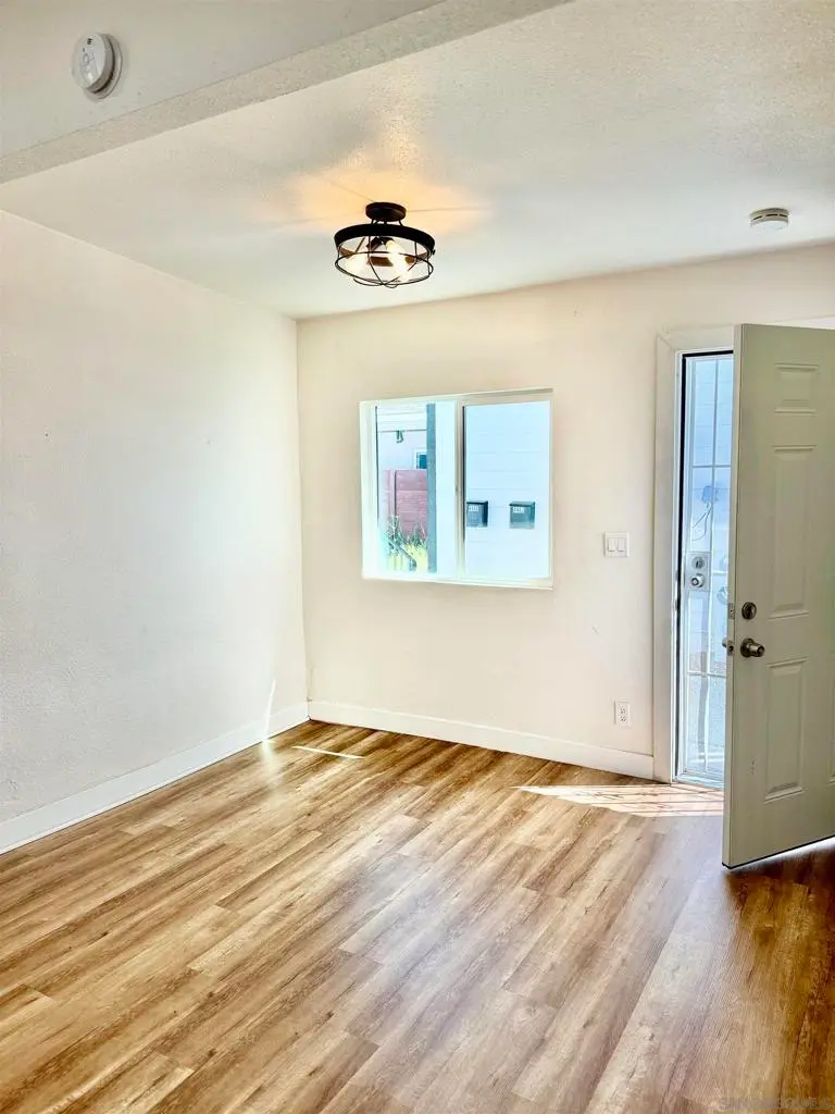 Residential Lease for rent at 4460 32nd, San Diego, San Diego County, CA featuring 2 beds and 2 baths