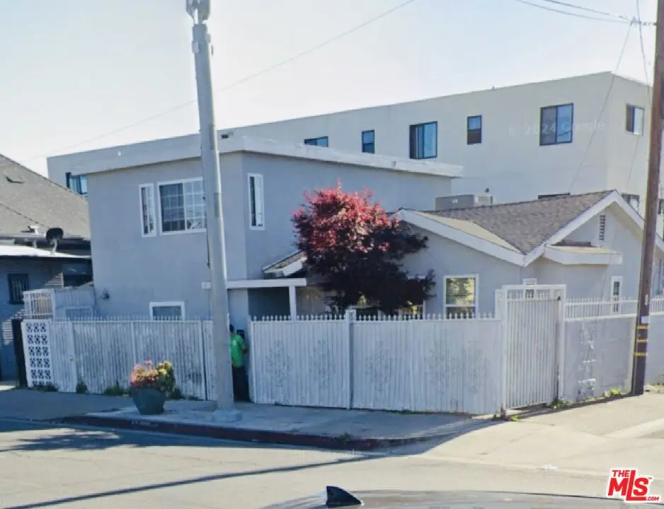Residential Lease for rent at 3791 S Normandie Avenue, Los Angeles, Los Angeles County, CA featuring 6 beds and 3 baths