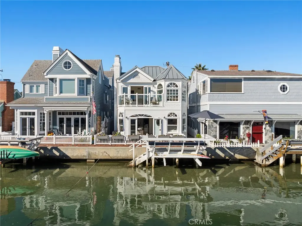 Single Family Residence for rent at 125 Grand Canal, Newport Beach, CA featuring 5 beds and 4 baths