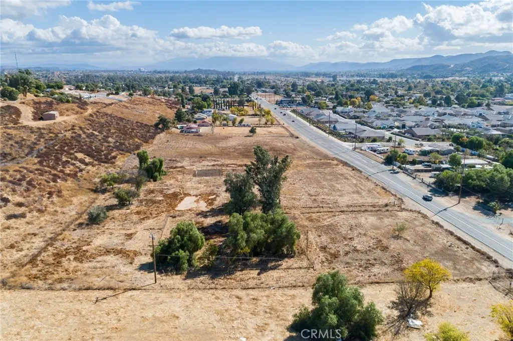21026 Palomar Street, Wildomar, CA — listing photo 1
