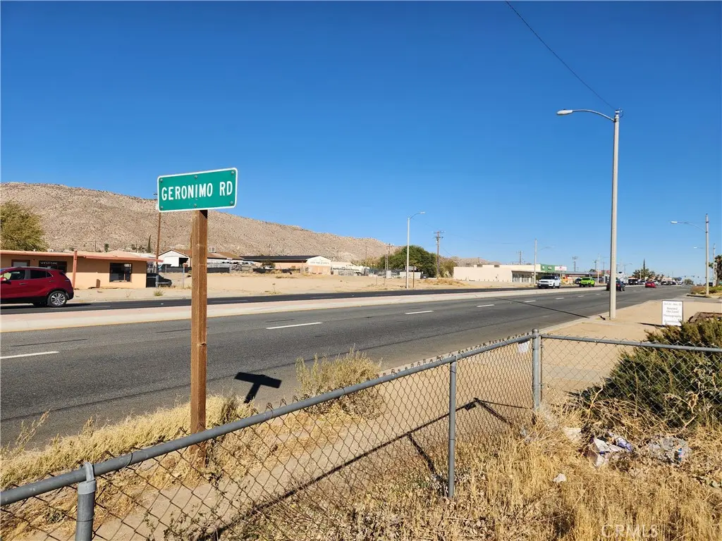 55601 29 Palms, Yucca Valley, CA — listing photo 1