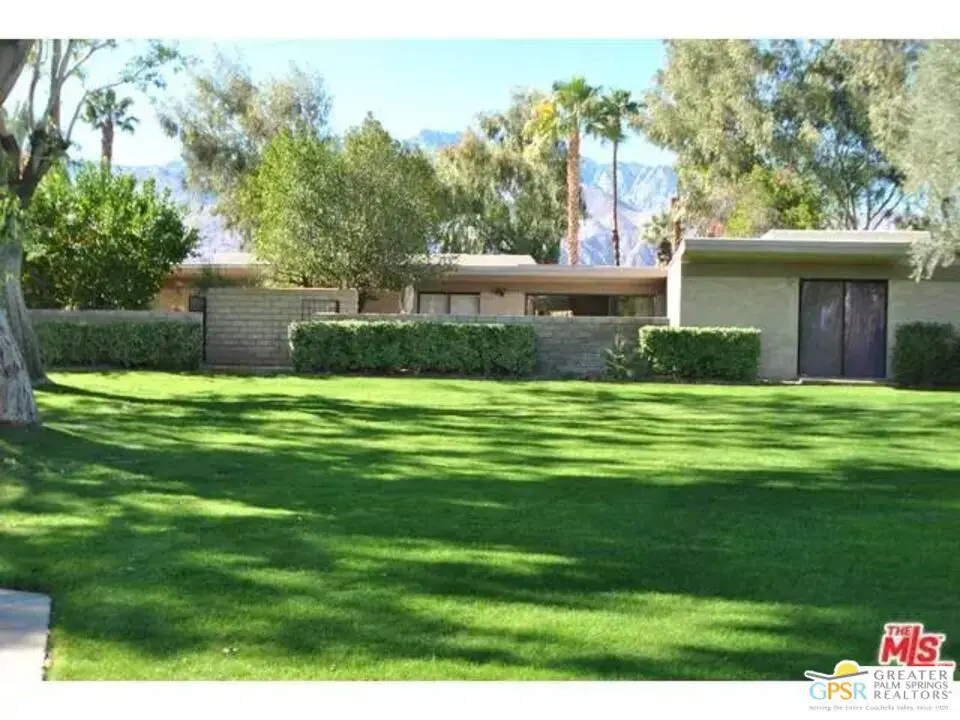 Residential Lease for rent at 1751 E Sandalwood Drive, Palm Springs, Riverside County, CA featuring 2 beds and 2 baths