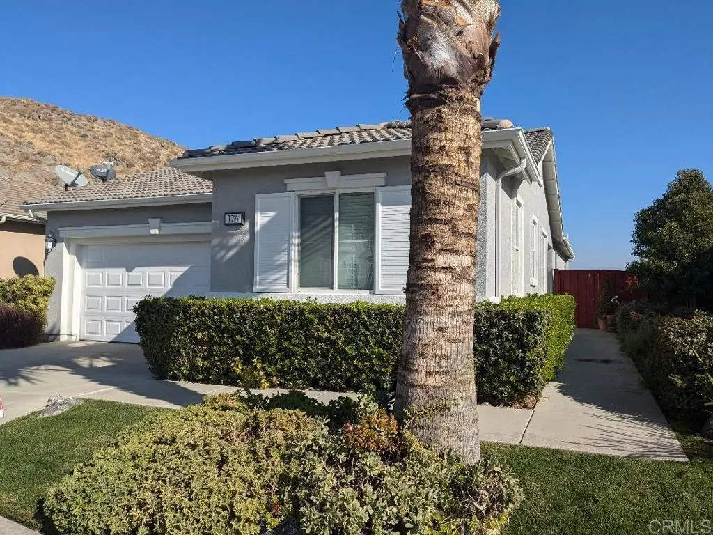Single Family Residence for rent at 176 Lehman Way, Hemet, CA featuring 2 beds and 2 baths