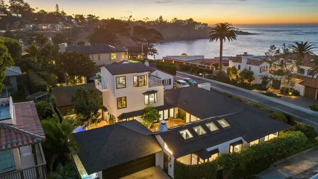 Single Family Residence for rent at 1835 Spindrift Drive, La Jolla, CA featuring 4 beds and 5 baths