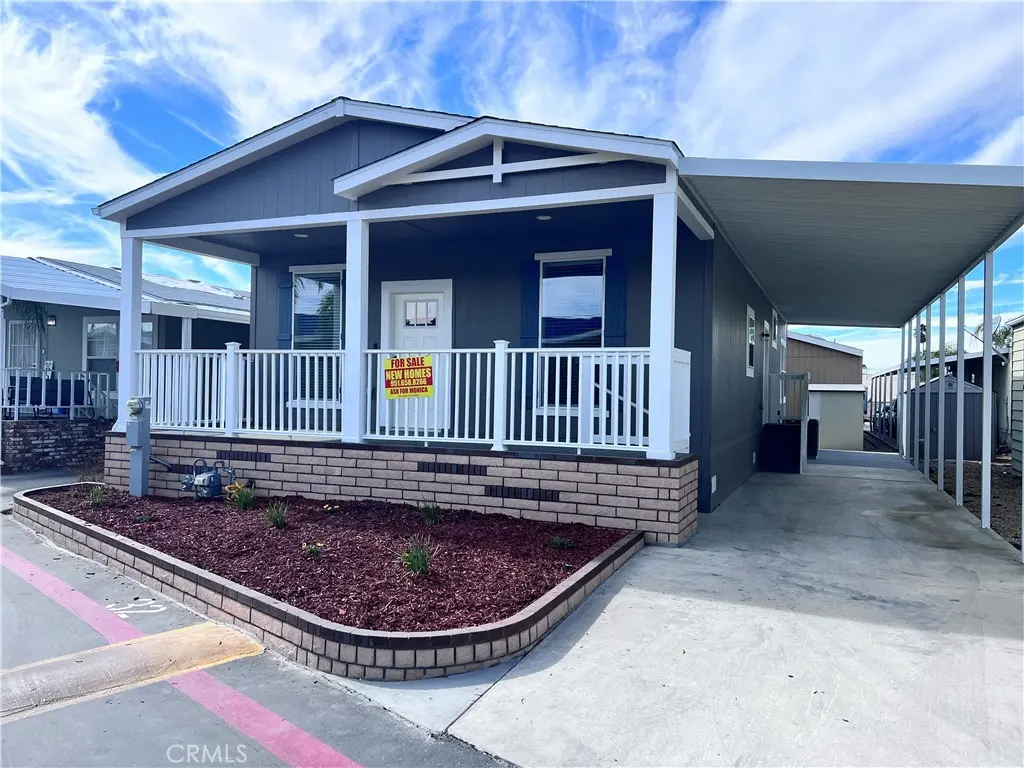 Manufactured In Park for sale at 1445 W Florida Avenue 32, Hemet, CA featuring 3 beds and 2 baths