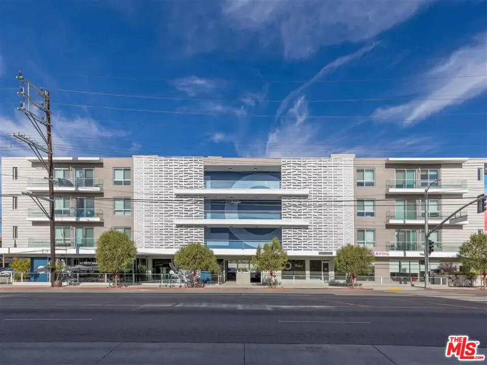 Residential Lease for rent at 710 N El Centro Avenue 126, Los Angeles, Los Angeles County, CA featuring 2 beds and 2 baths