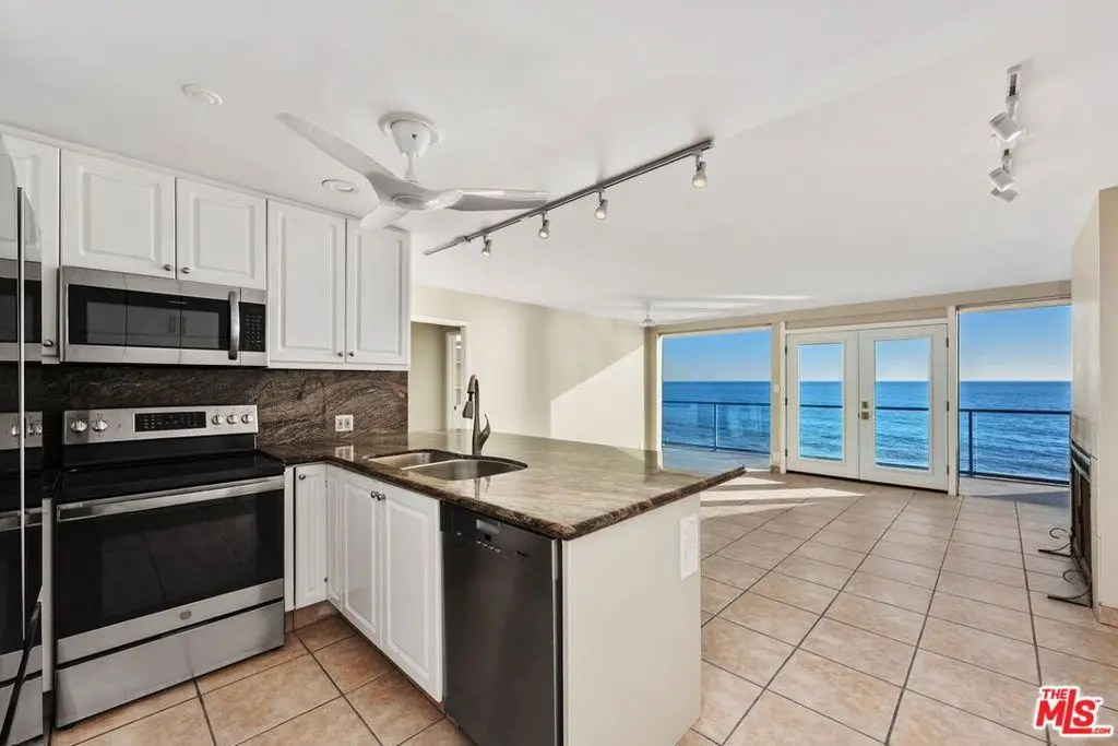 Single Family Residence for rent at 20006 Pacific Coast Highway B, Malibu, CA featuring 2 beds and 2 baths