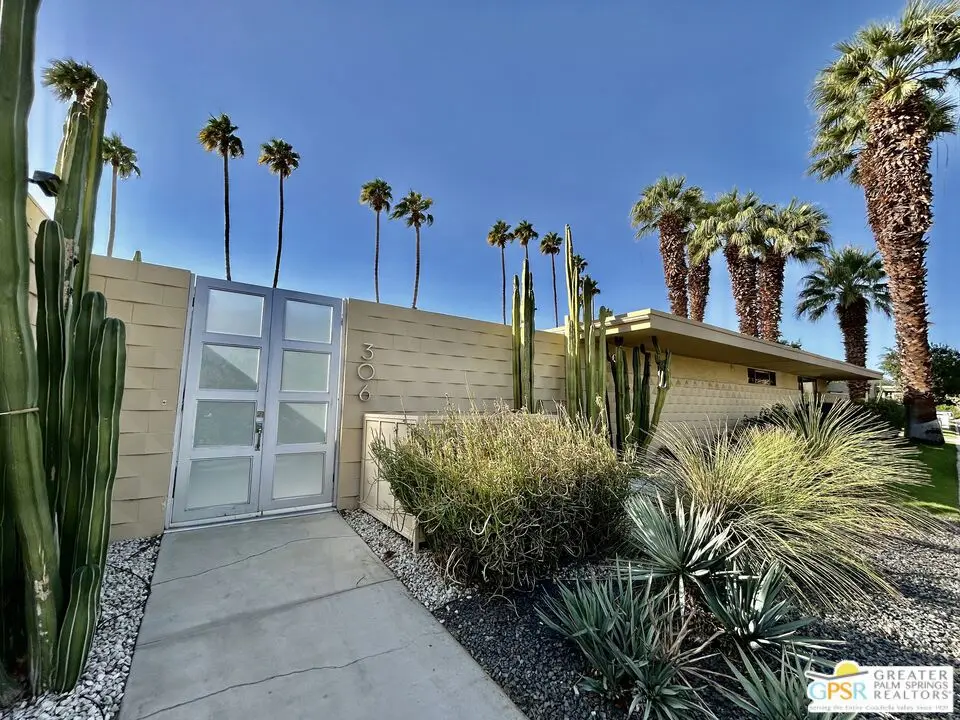 Residential Lease for rent at 306 Desert Lakes Drive, Palm Springs, Riverside County, CA featuring 2 beds and 2 baths