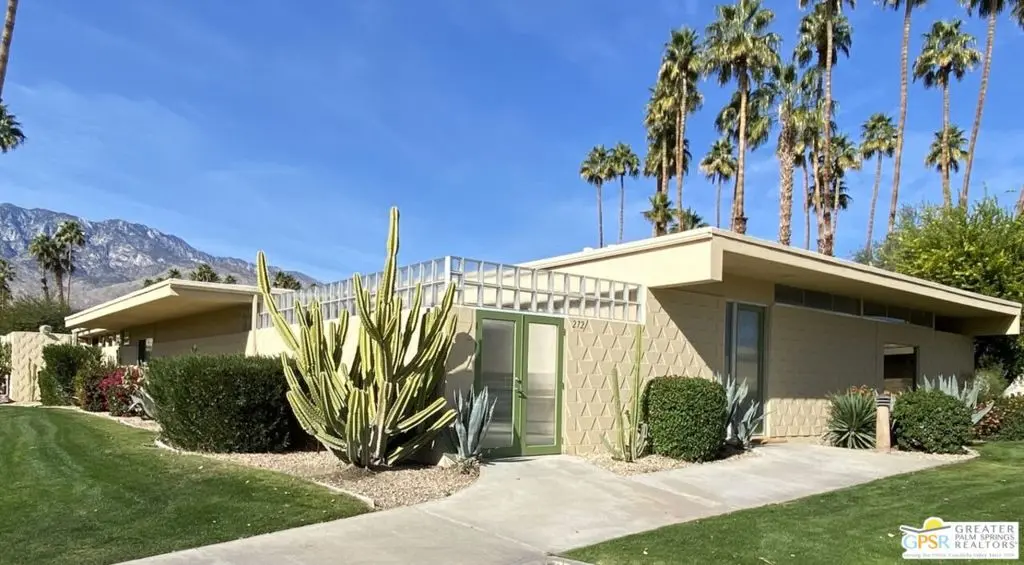 Residential Lease for rent at 272 Desert Lakes Drive, Palm Springs, Riverside County, CA featuring 2 beds and 2 baths
