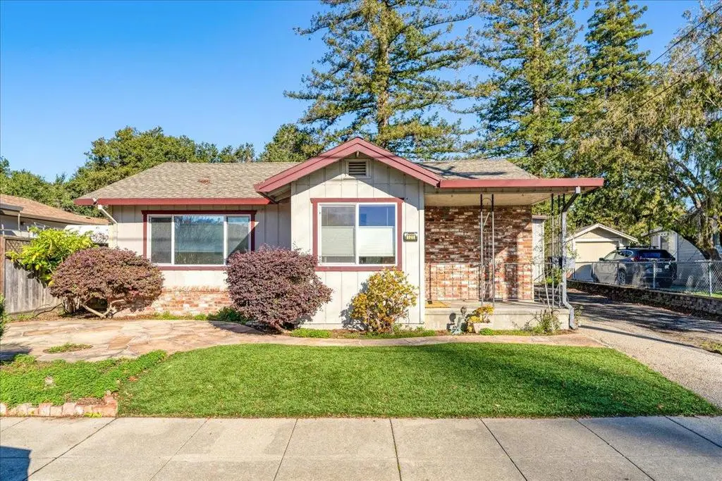 Single Family Residence for sale at 121 Chilverton Street, Santa Cruz, CA featuring 3 beds and 2 baths