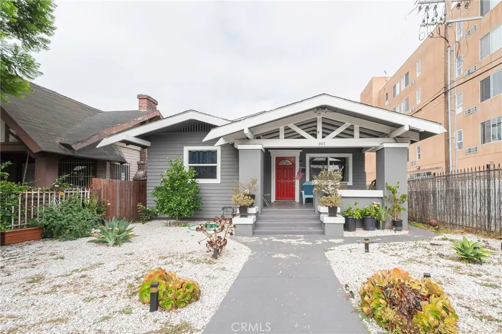 Single Family Residence for sale at 3417 Arlington Ave, Los Angeles, CA featuring 3 beds and 2 baths